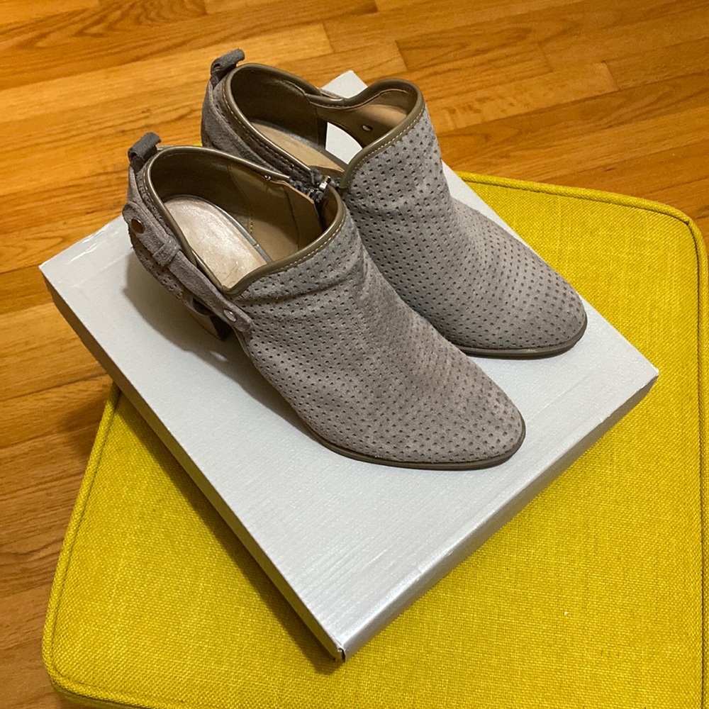 Natural suede bootie